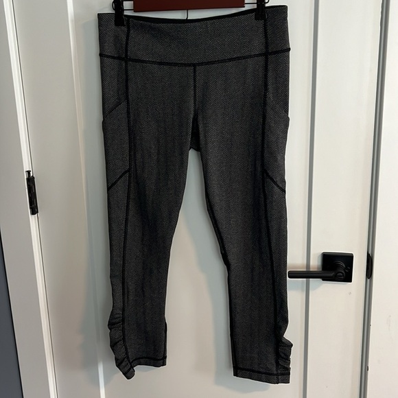 Lululemon Herringbone Speed Crop Pants EUC - Picture 3 of 13
